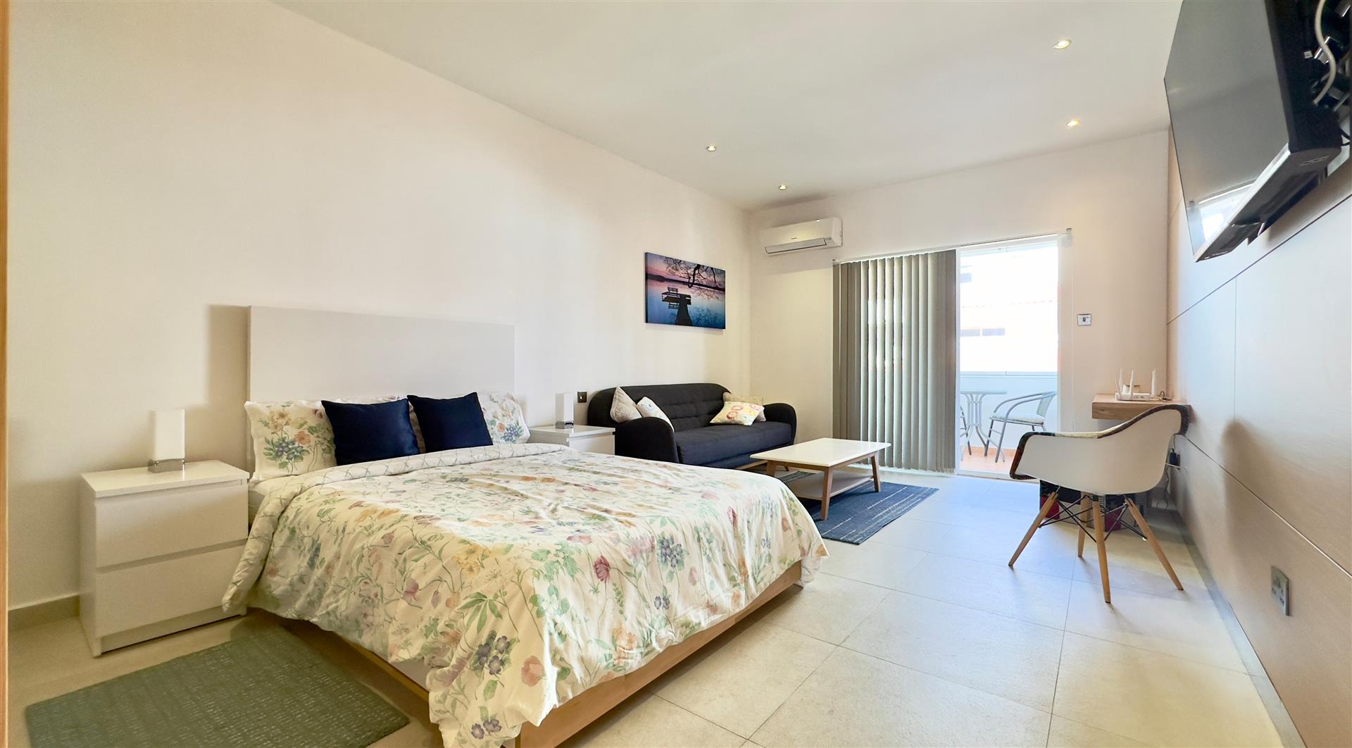 Image of Apartment - 1 Bathrooms for Sale in Marina Bay-Gibraltar, Image 1